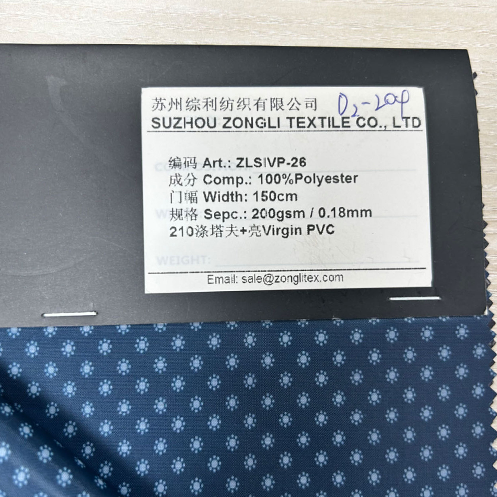 Taffeta poileistear 210T le sciath PVC maighdean lonrach 200gsm 0.18mm le haghaidh cóta báistí